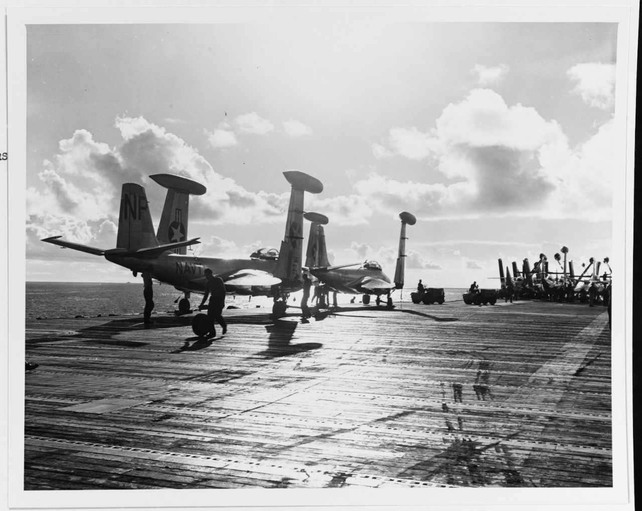 Photo #: 80-G-663584  USS Hornet (CVA-12)