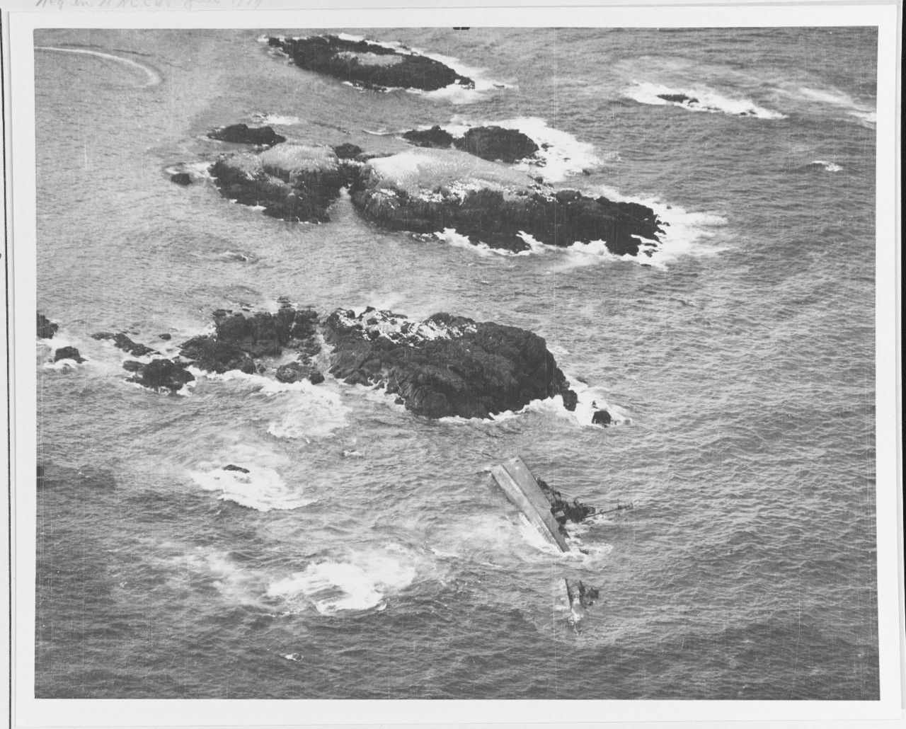 Photo #: 80-G-75577  Loss of USS Worden (DD-352)