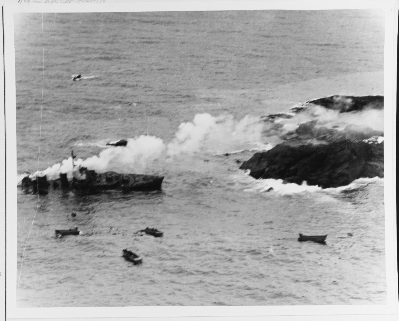 Photo #: 80-G-75586  Loss of USS Worden (DD-352)