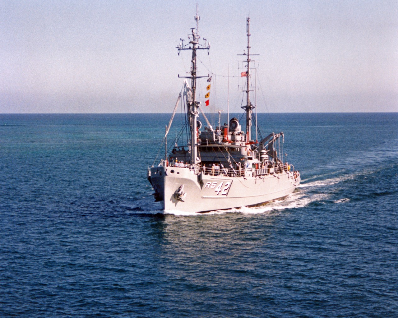 Salvage ship USS Reclaimer (ARS-42) underway, heading in to Naval Station Pearl Harbor, Hawaii, February 1991