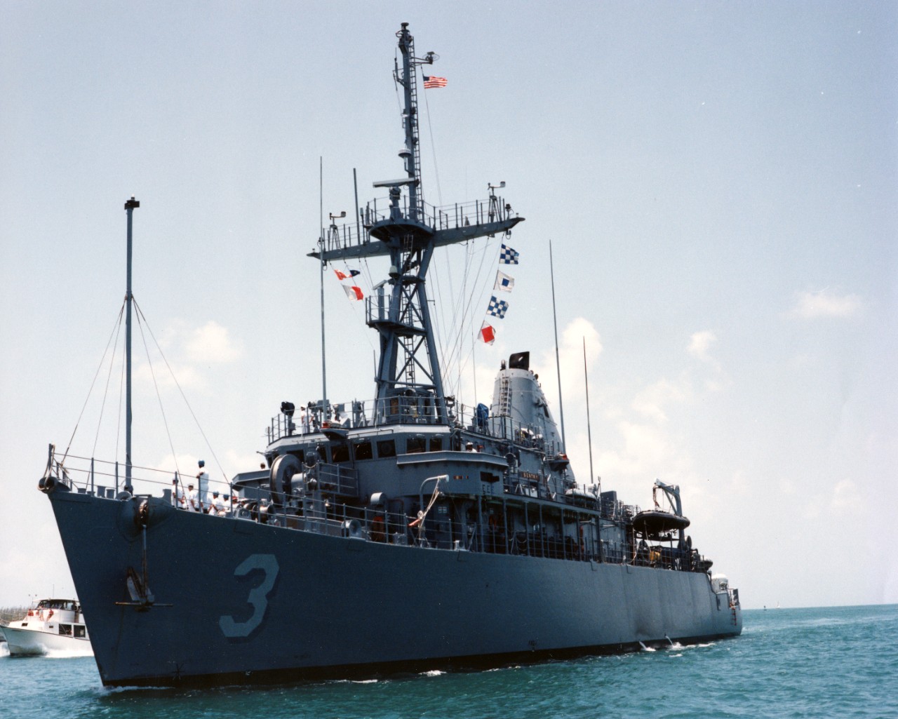 Port bow view of mine countermeasures ship USS Sentry (MCM-3) as it enters harbor at Key West, Florida
