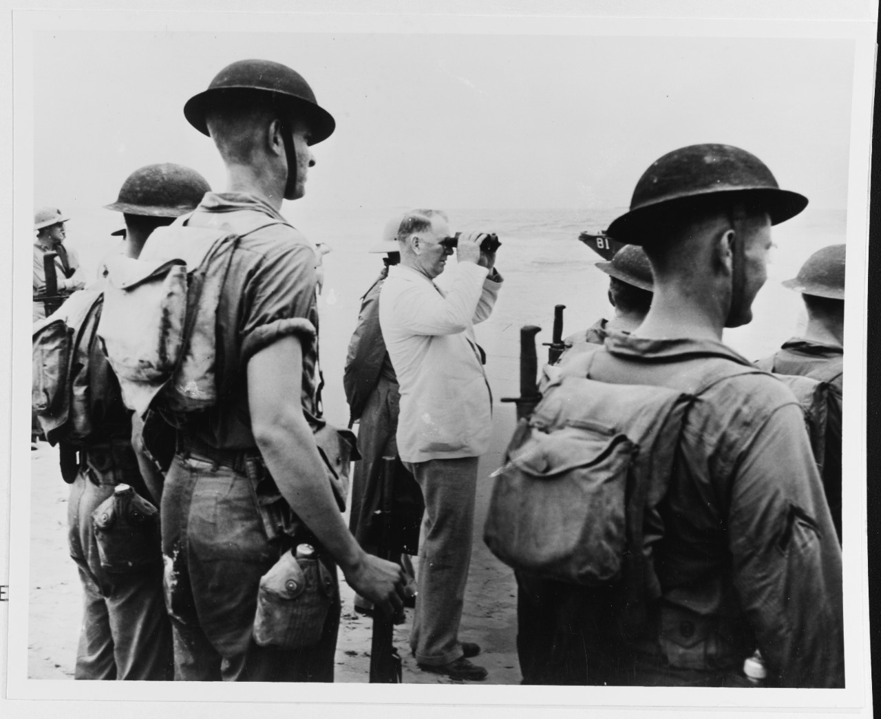 Photo #: 80-G-7919  Secretary of the Navy Frank Knox (center)  