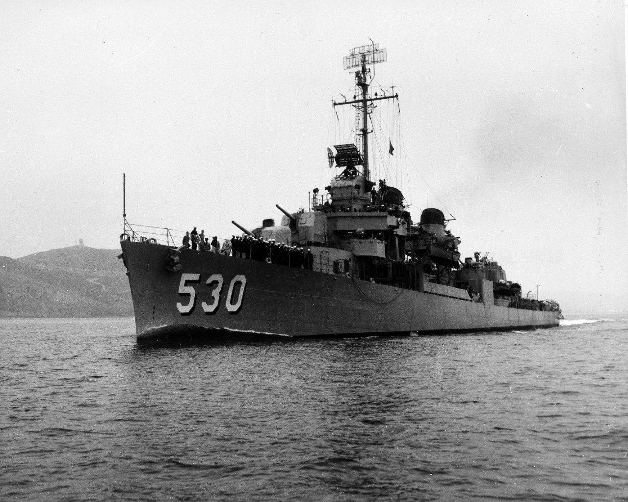 <p>Port bow view of&nbsp;USS&nbsp;Trathen (DD-530) at sea, December 1959.</p>

