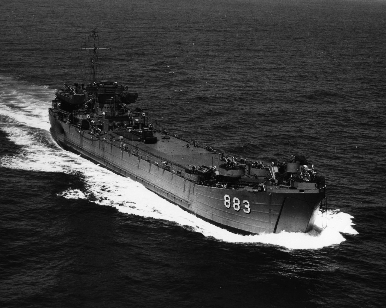 USS La Moure County (LST-883)