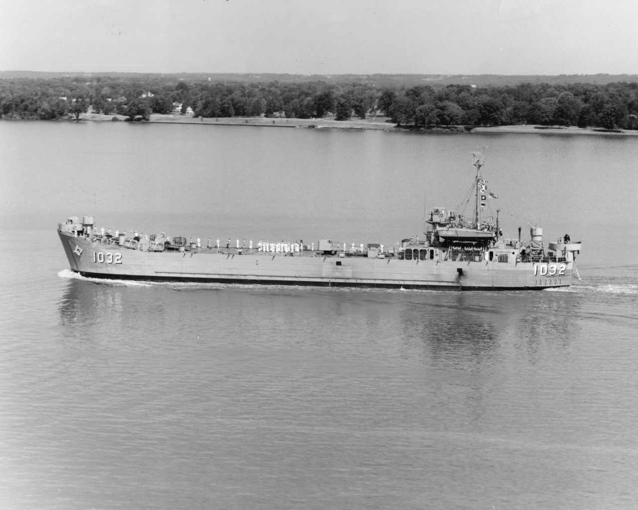 USS Monmouth County (LST-1032) passing Mount Vernon