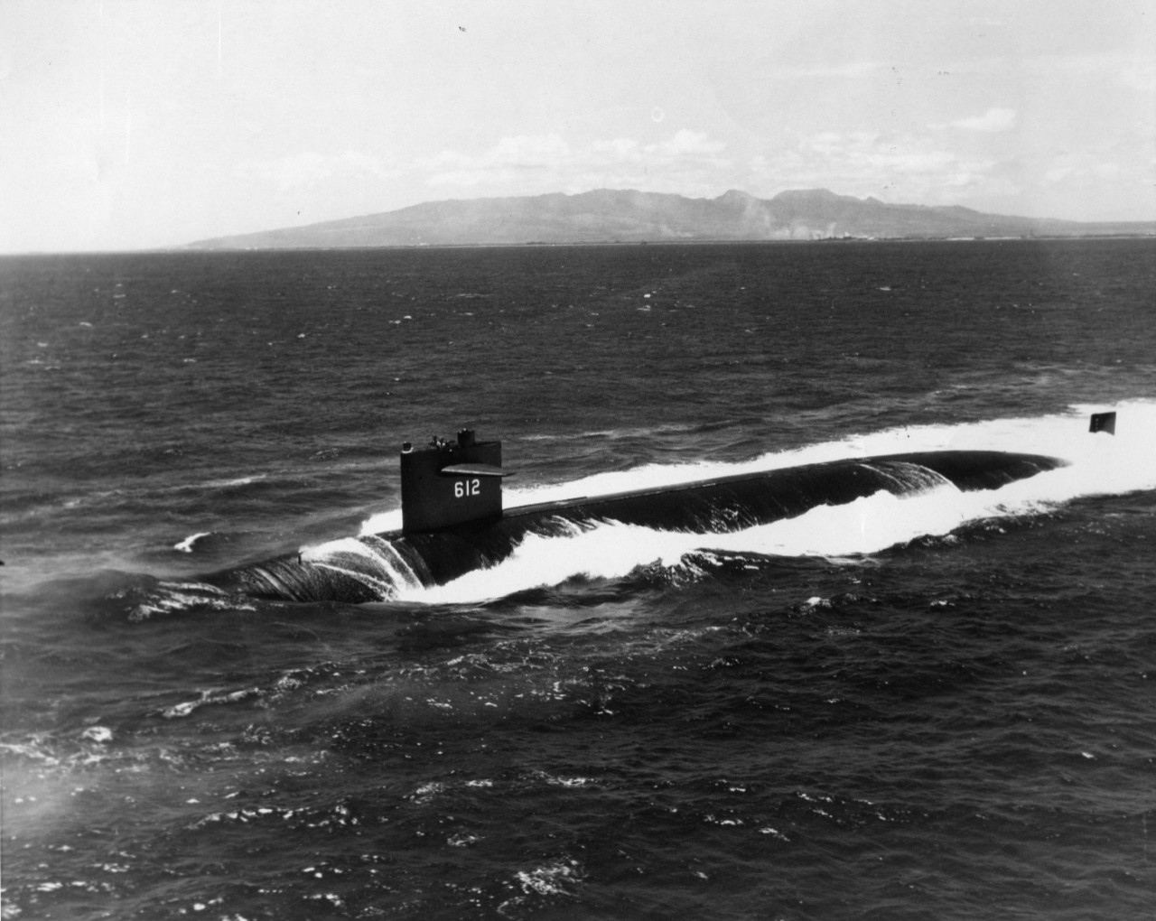 Nuclear powered submarine USS Guardfish (SSN-612) underway off Oahu, Hawaii