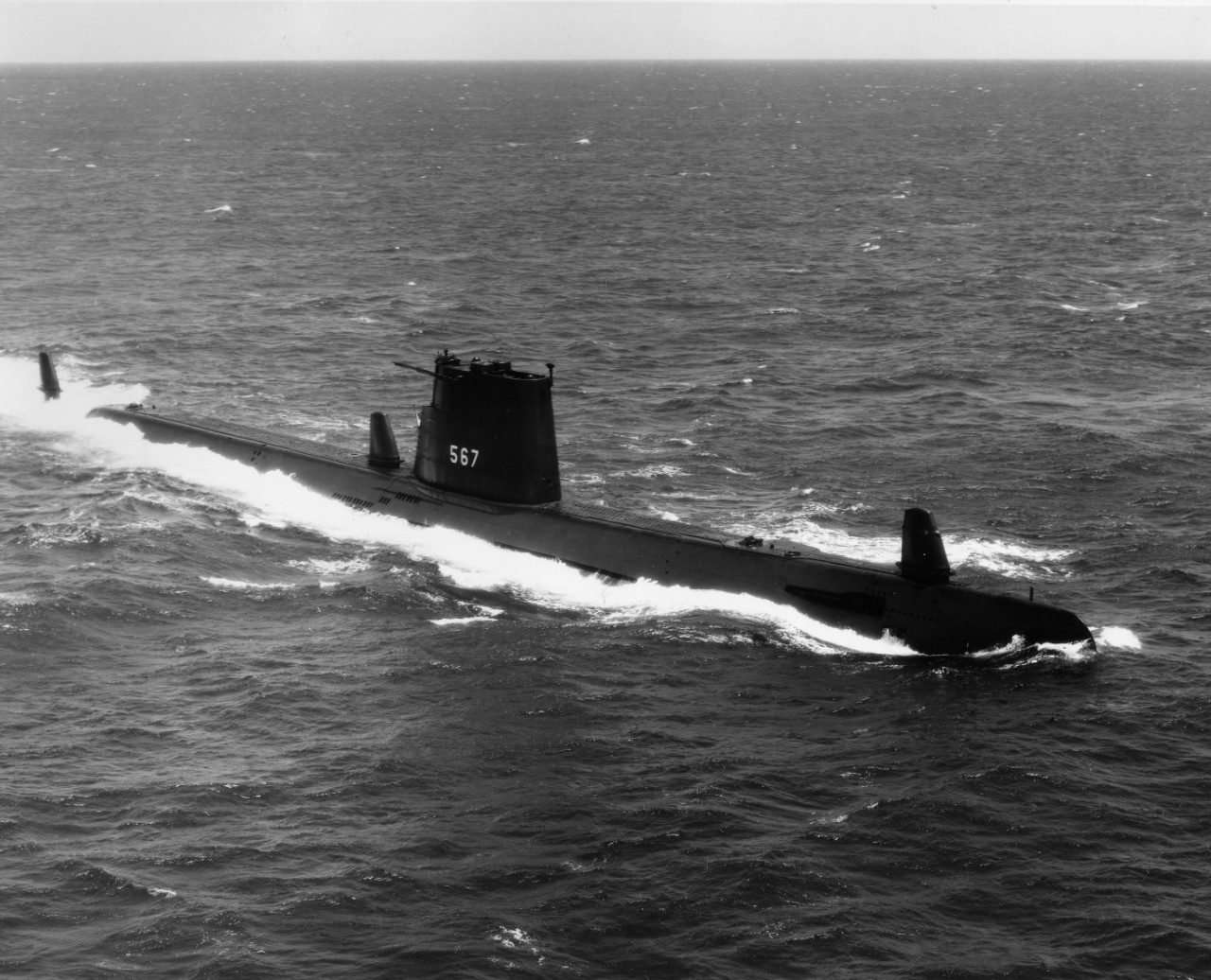 USS Gudgeon (SS-567) underway in the Pacific Ocean