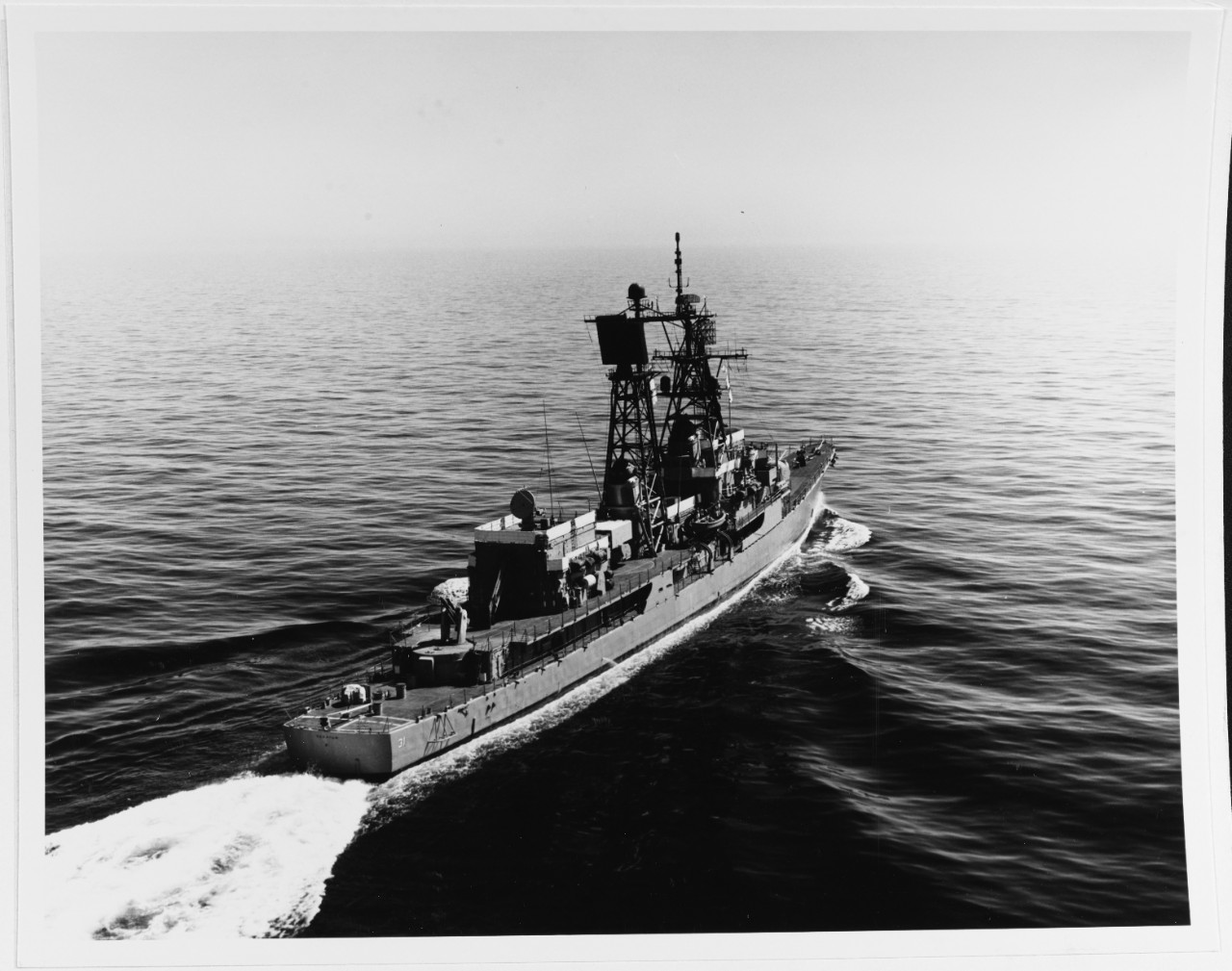 Photo #: USN 1167865  USS Decatur (DDG-31)