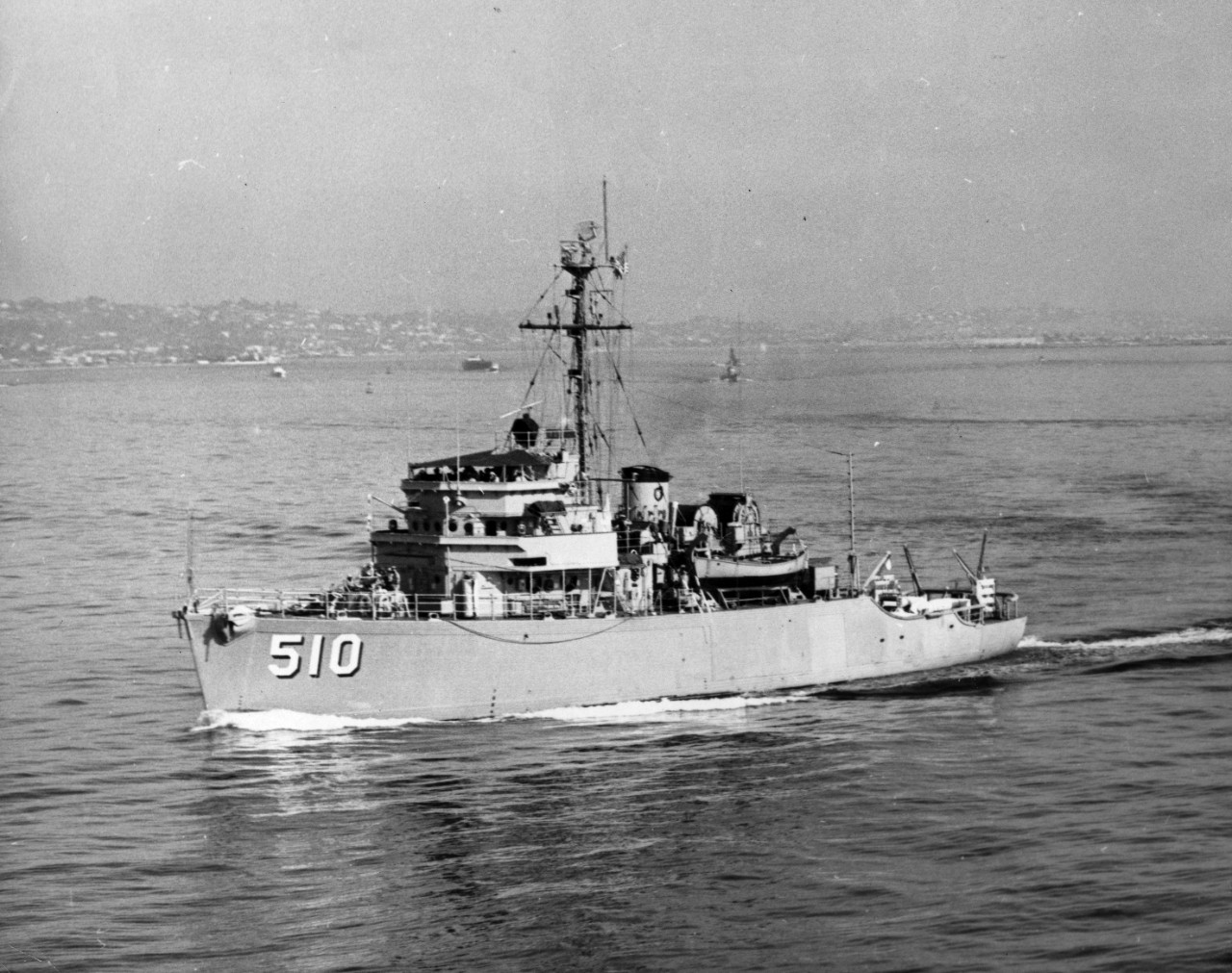 USS Advance (MSO-510) underway