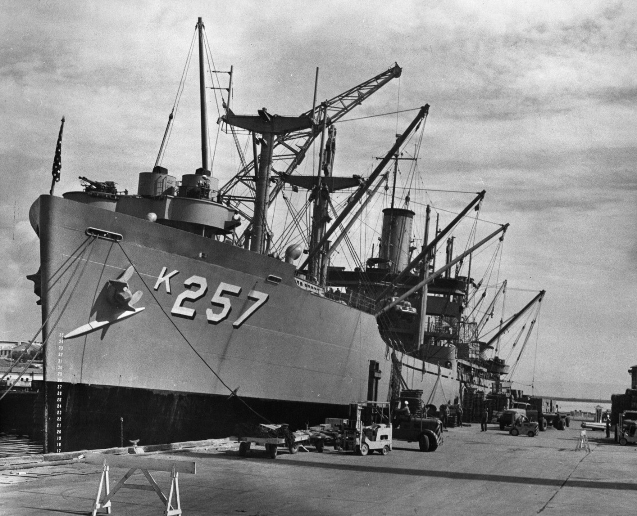USS Altair (AK-257)