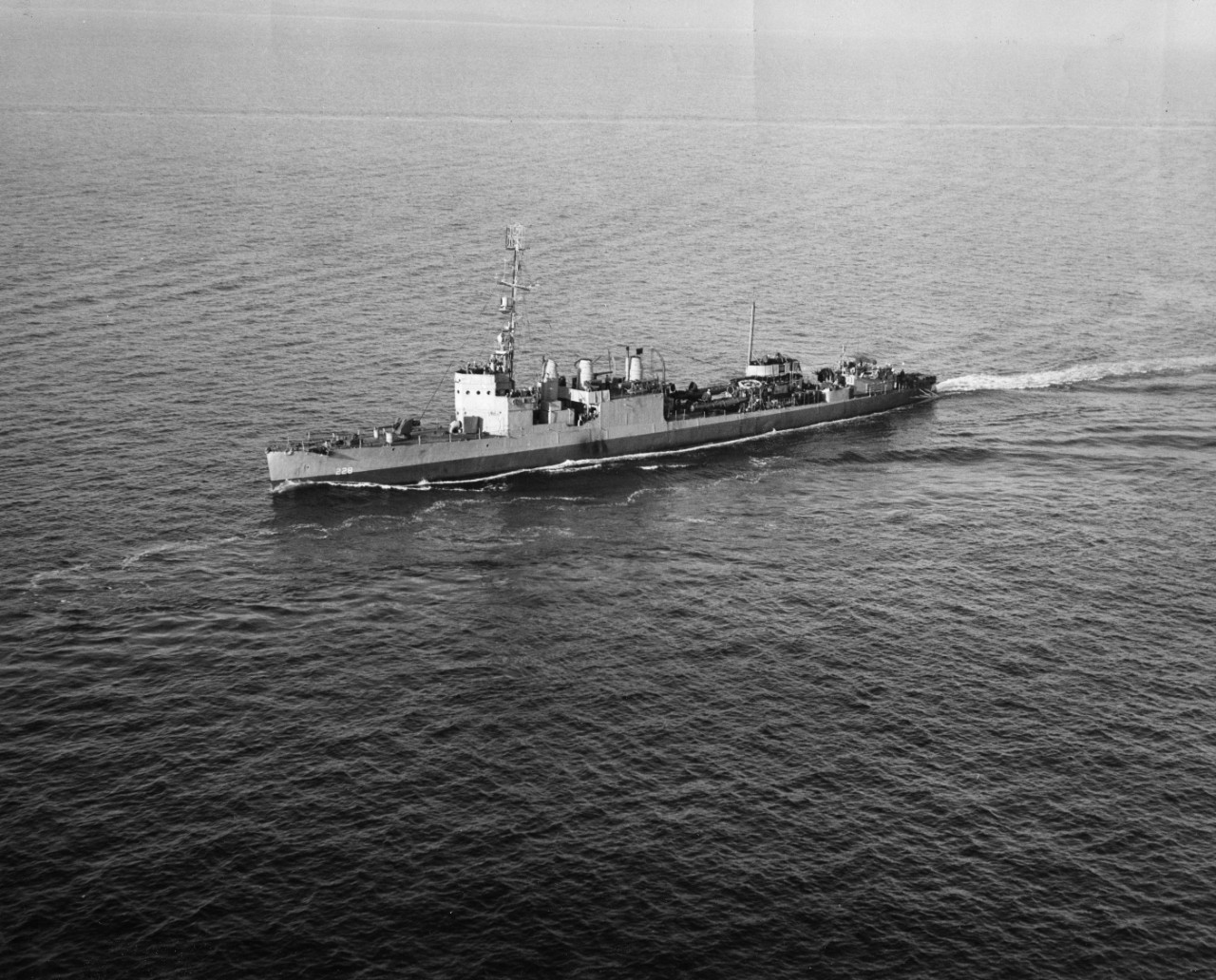 USS John D. Ford (DD-228) underway off Montauk Point
