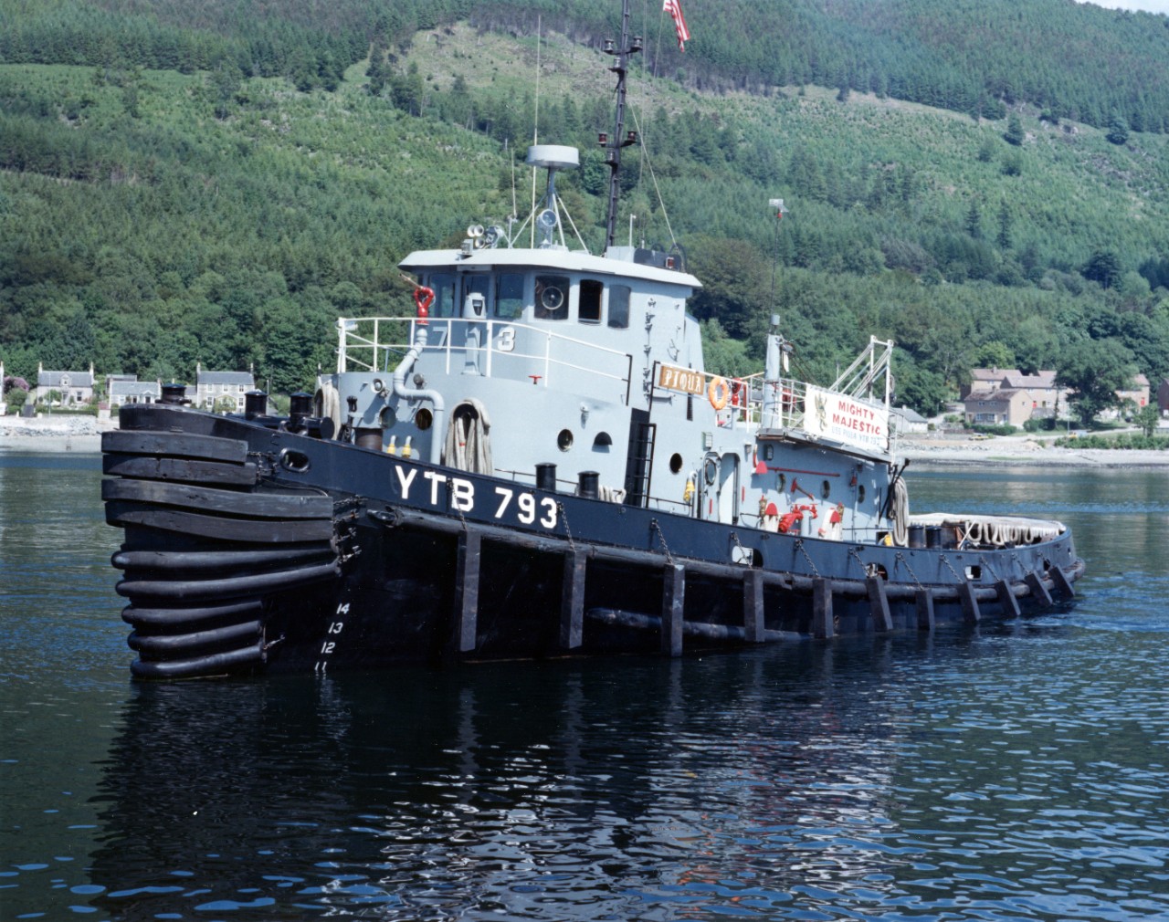 Large Harbor Tug Piqua (YTB-793) at Holy Loch, Scotland, circa early 1990s