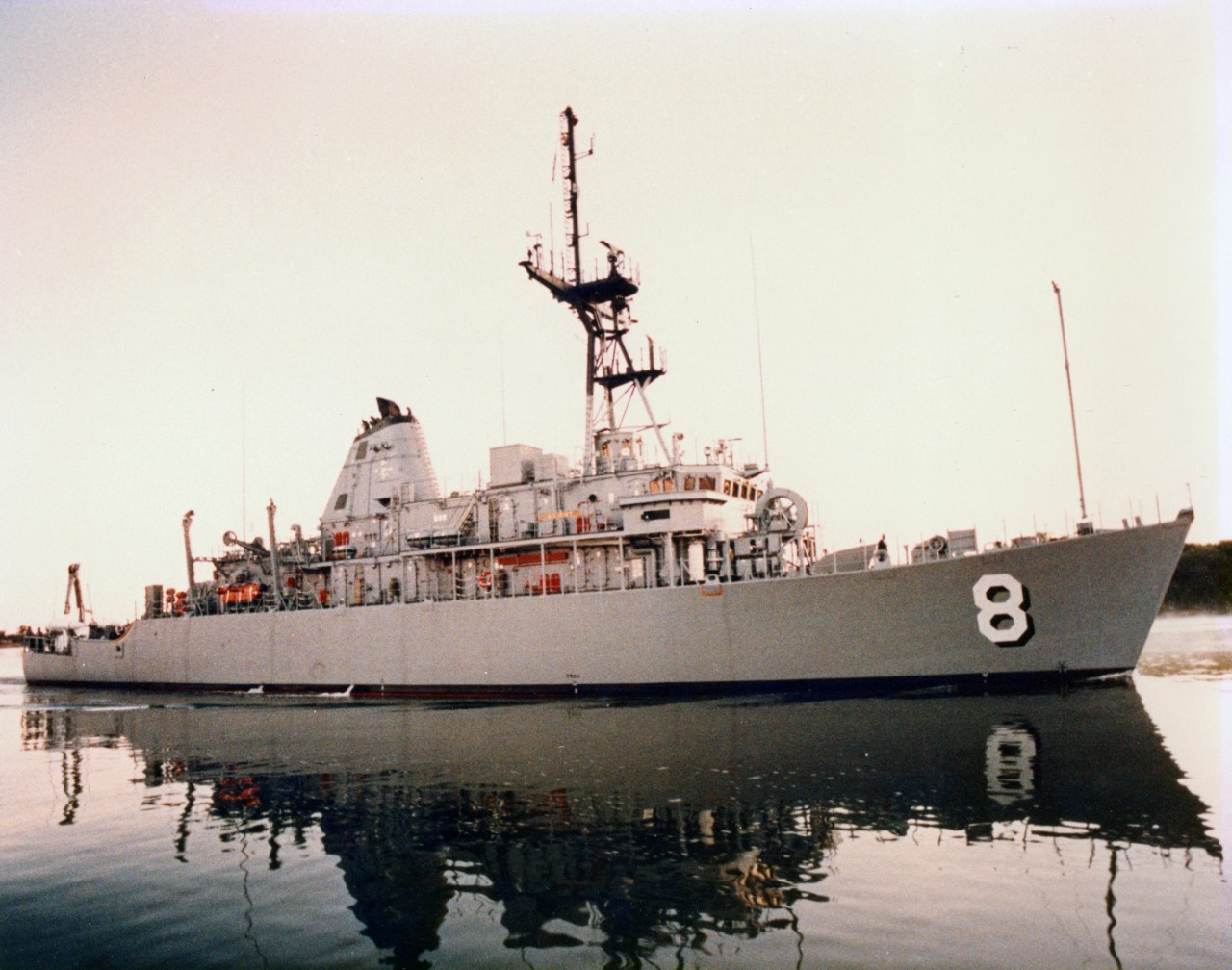 Starboard view of Avenger-class mine countermeasure ship USS Scout (MCM-8)
