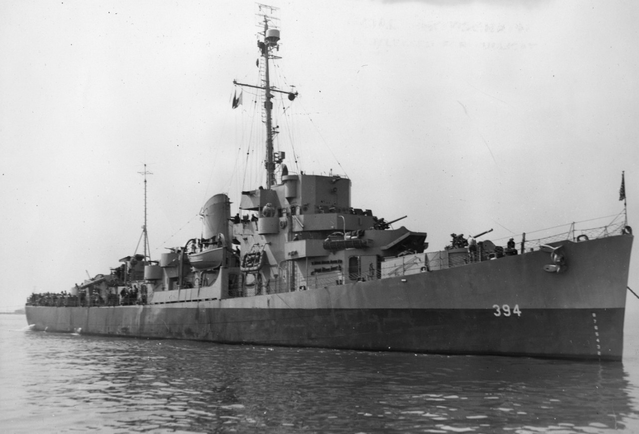 Destroyer escort USS Swenning (DE-394), anchored off New York Navy Yard
