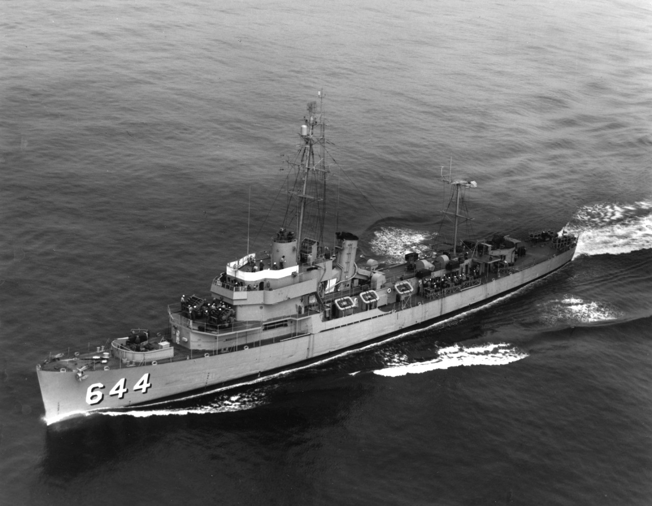 Aerial view of destroyer escort USS Vammen (DE-644) underway