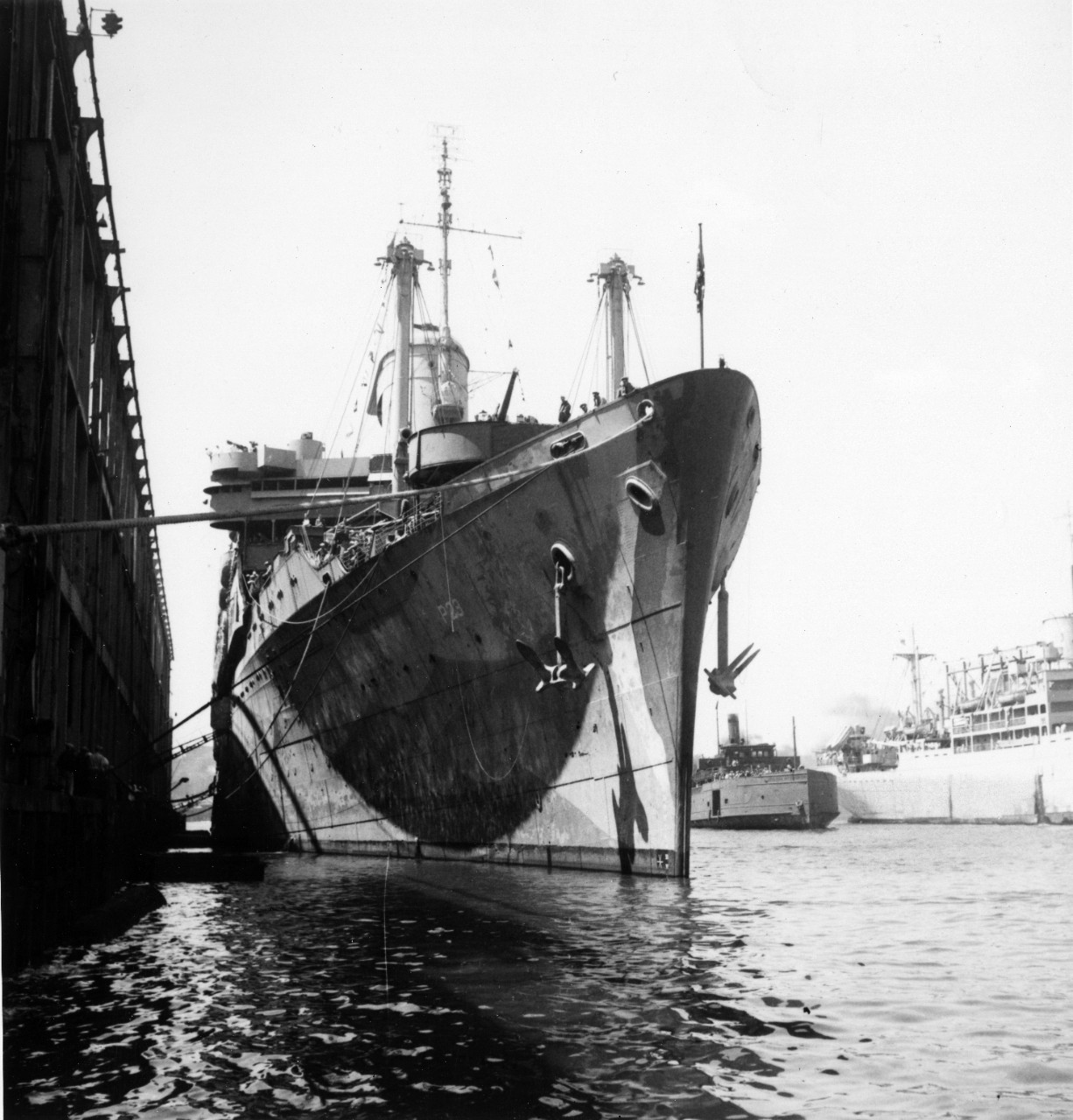 Arrival of transport USS West Point (AP-23), formerly the SS America, in New York - July 1945. 