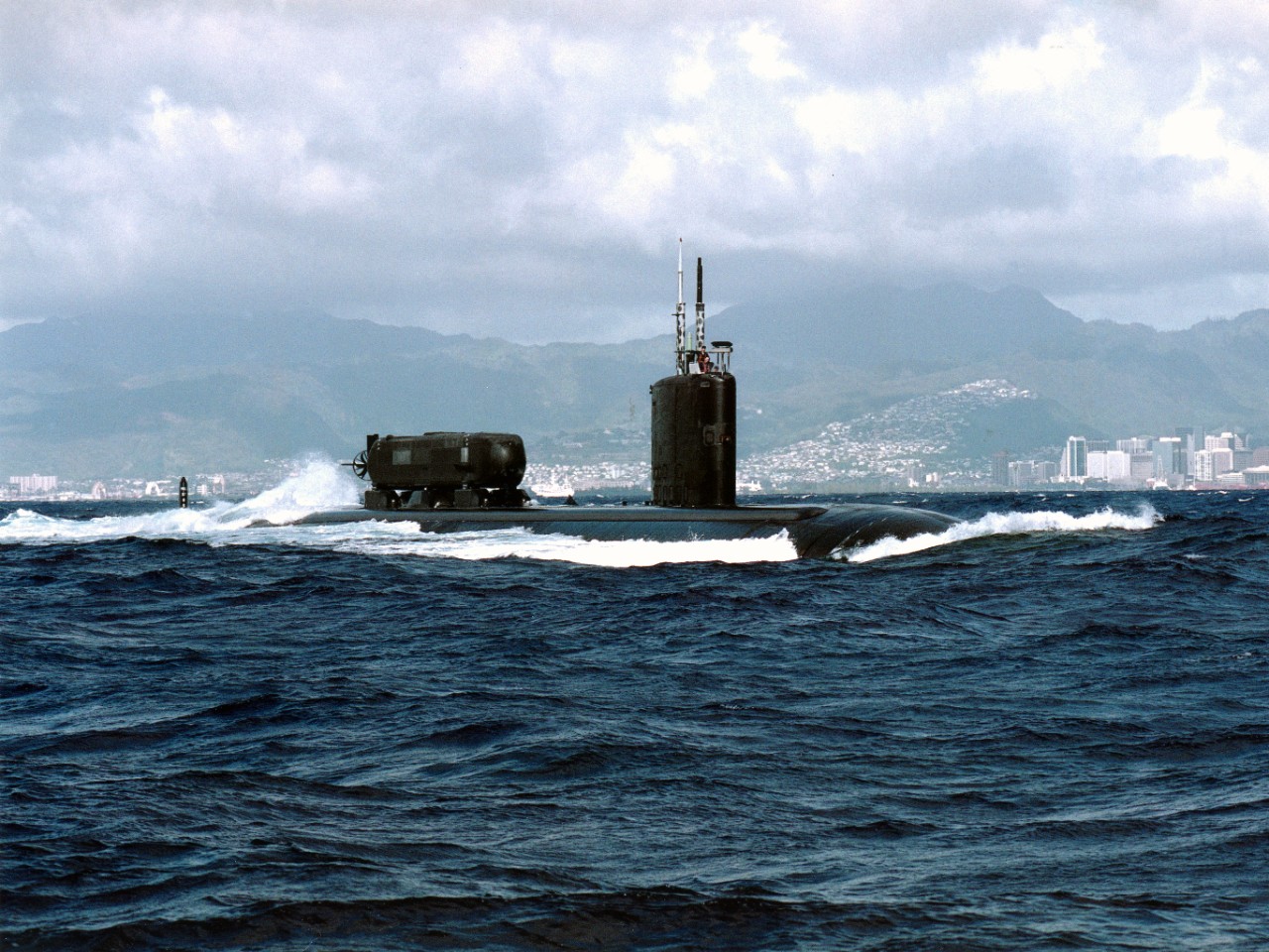 USS Charlotte (SSN-766) with Advanced SEAL Delivery System (ASDS)