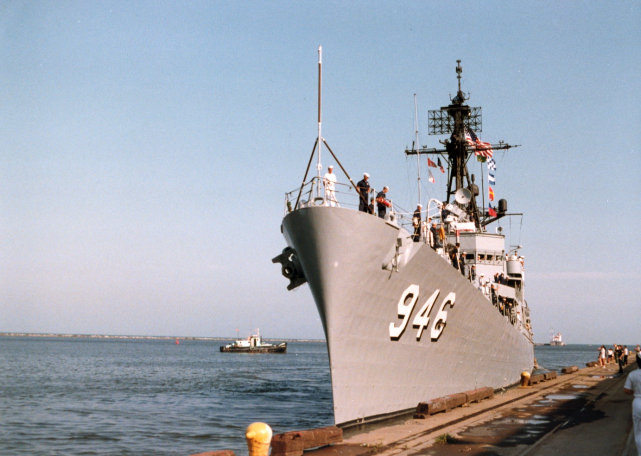 <p>L45-83.01.01 USS Edson (DD 946)</p>