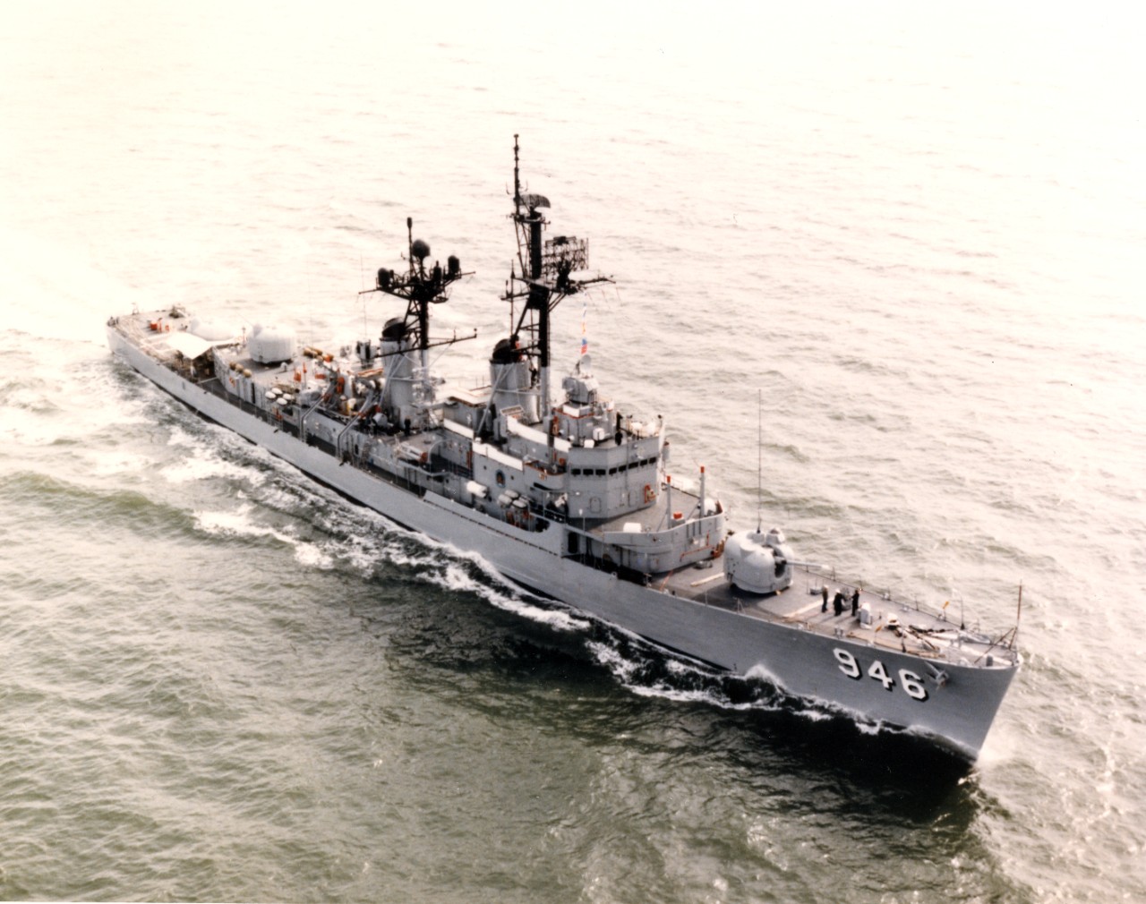 <p>L45-83.01.03 USS Edson (DD 946)&nbsp; &nbsp;</p>