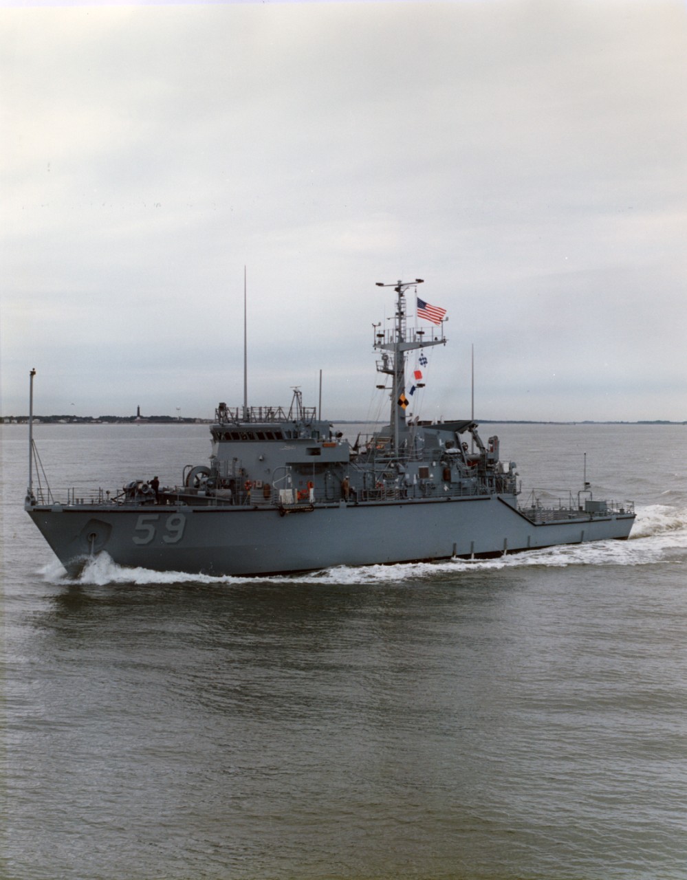 USS Falcon (MHC-59)