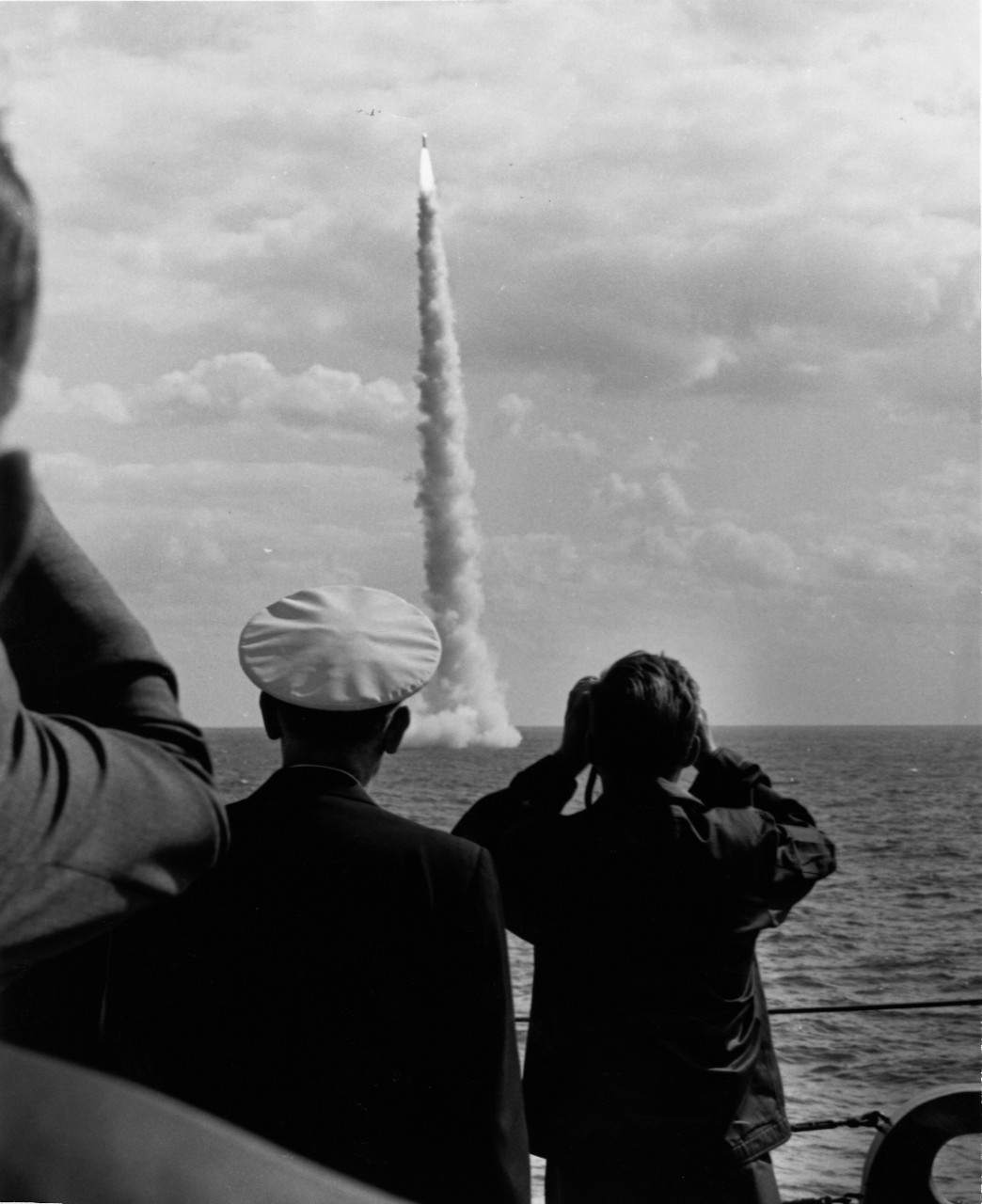 <p>L55-15.02.07 Polaris Missile Launch from USS Andrew Jackson (SSBN-619) viewed by President Kennedy on Board the USS Observation Island (AG-154)</p>
