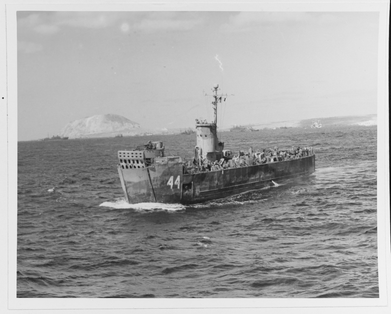 USS LSM-44