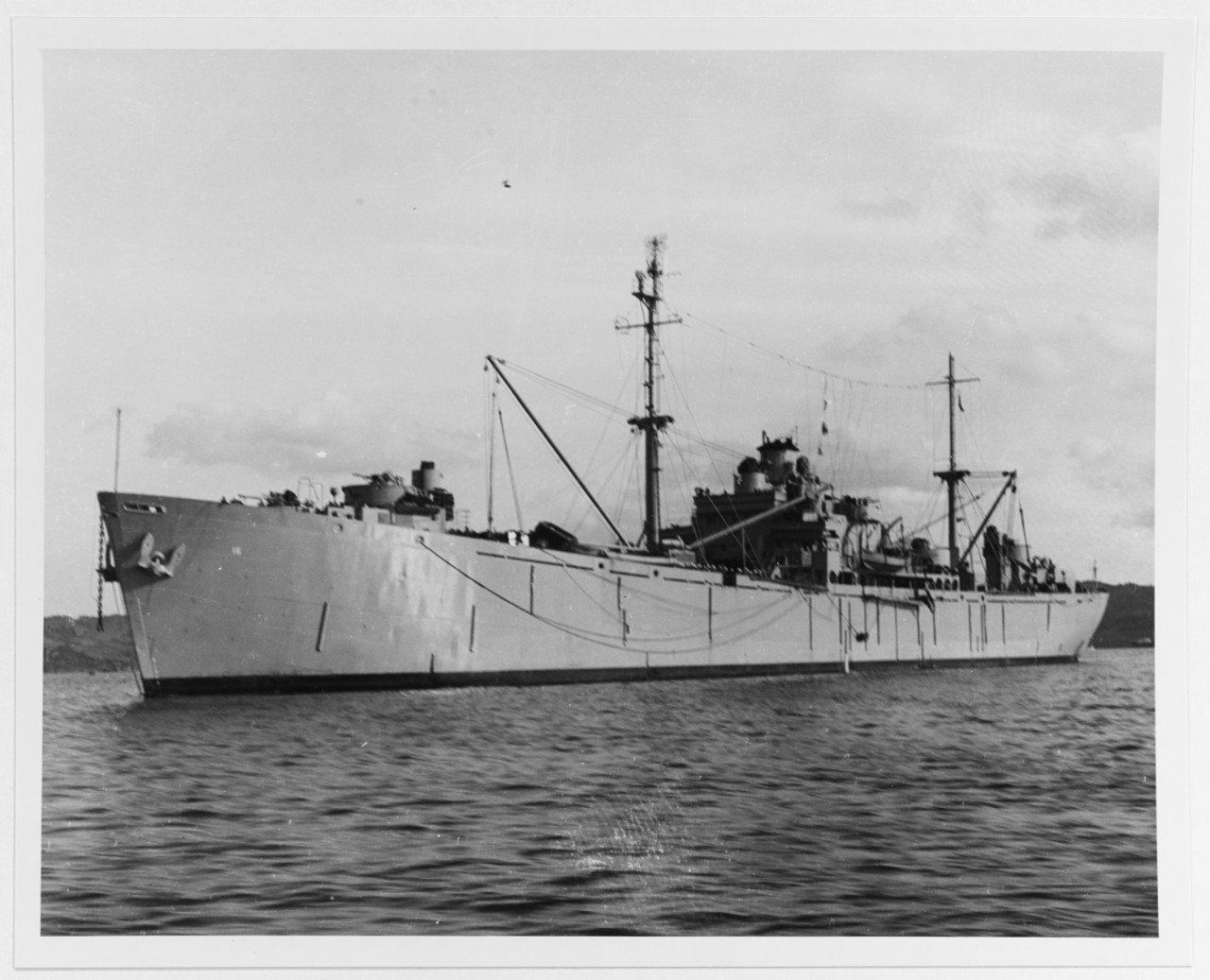 USS KERMIT ROOSEVELT (ARG-16)