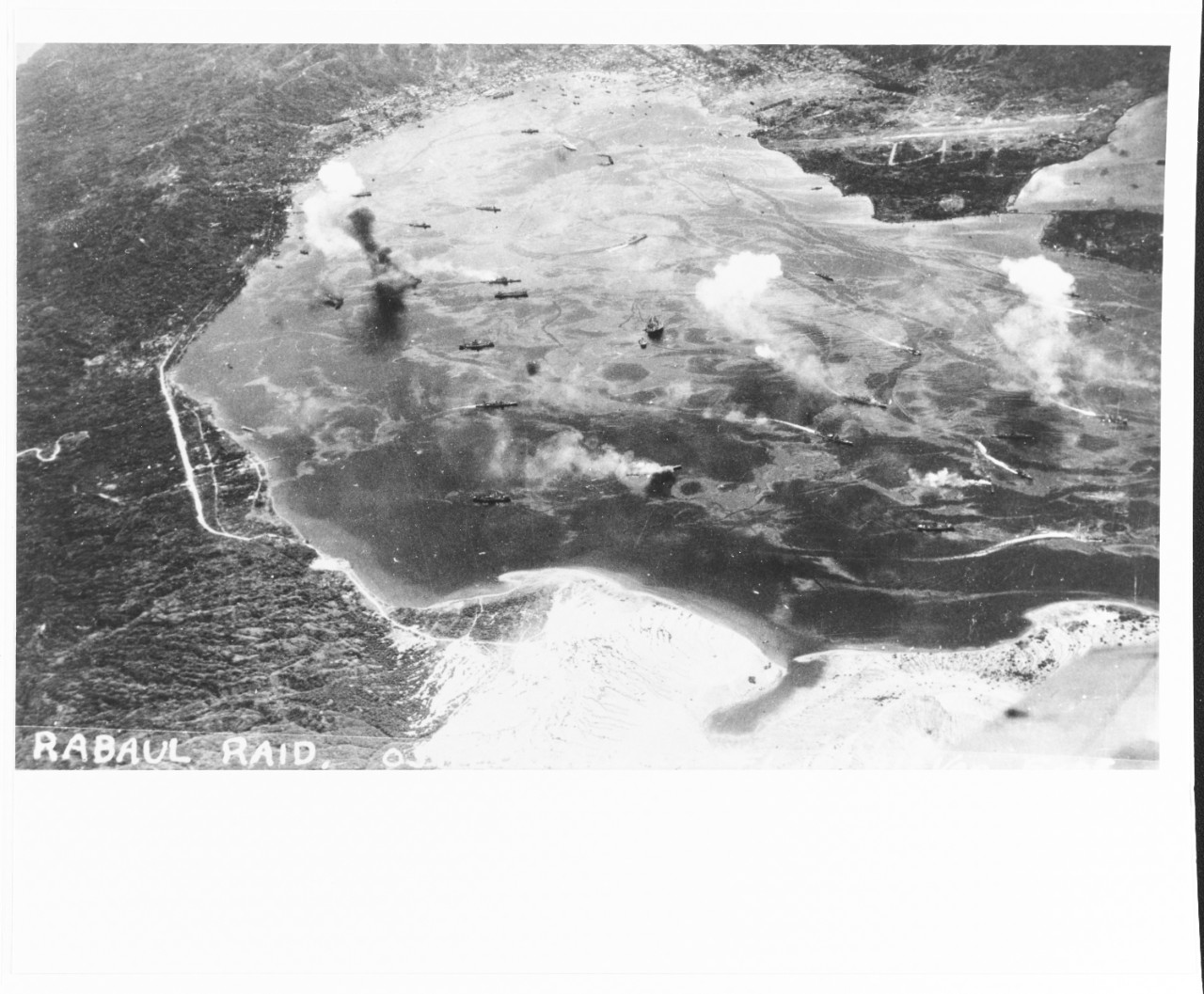 Carrier strike on Rabaul, 5 November 1943