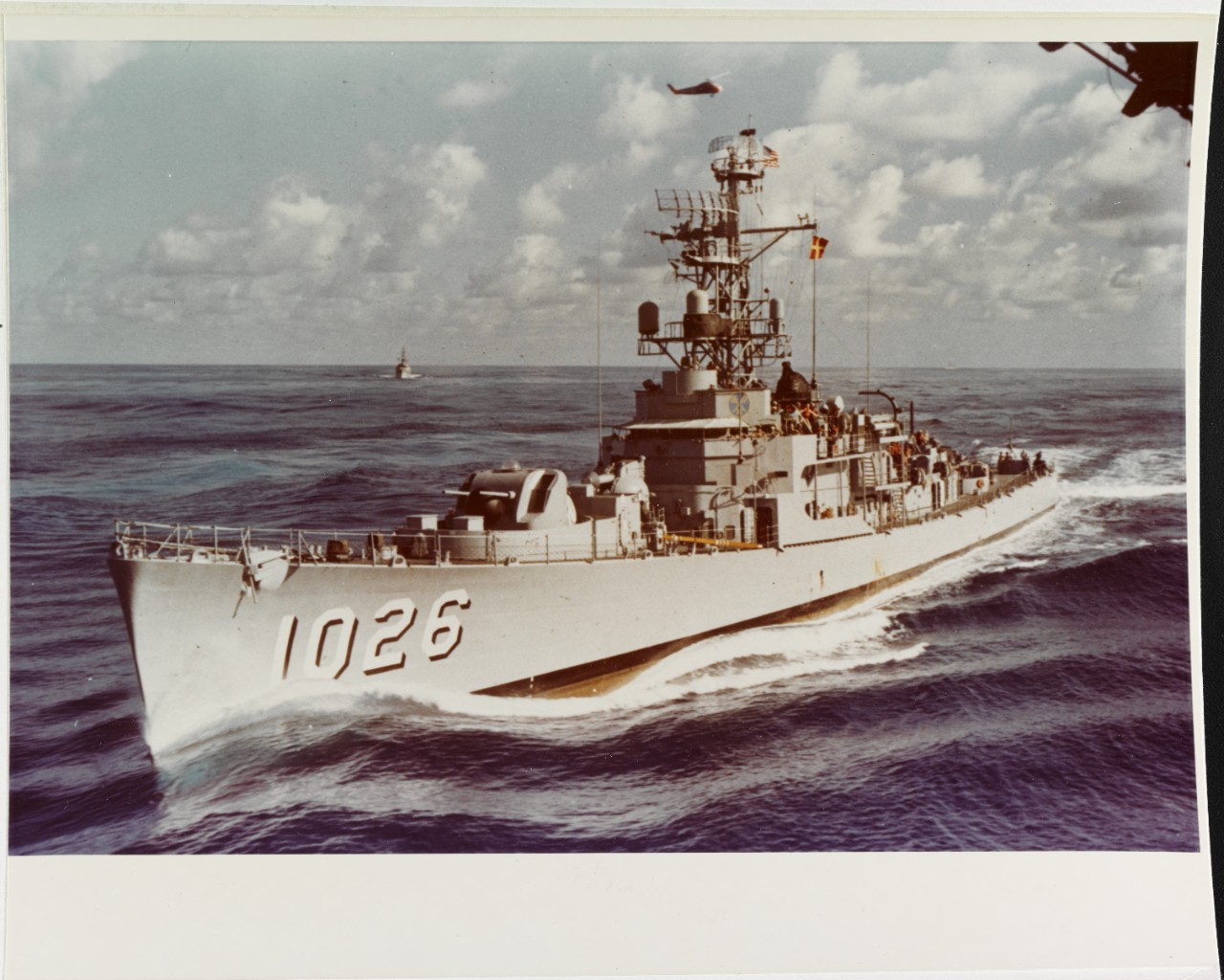 USS HOOPER (DE-1026) Pictured off the fantail of USS KEARSARGE (CVS-33). March 16, 1967
