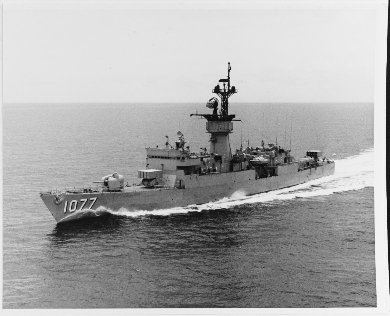 USS OUELLET (DE-1077)