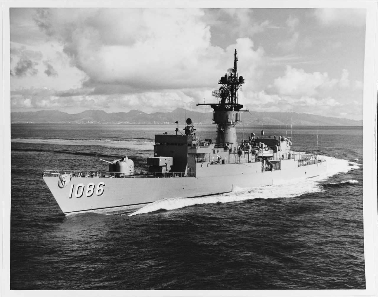 USS BREWTON (DE-1086)