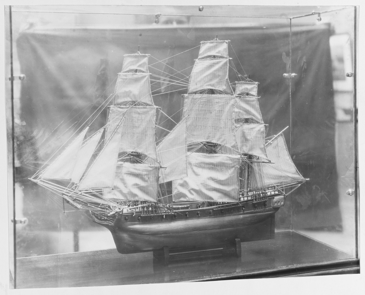 Model of Continental frigate RALEIGH (1776-1778)