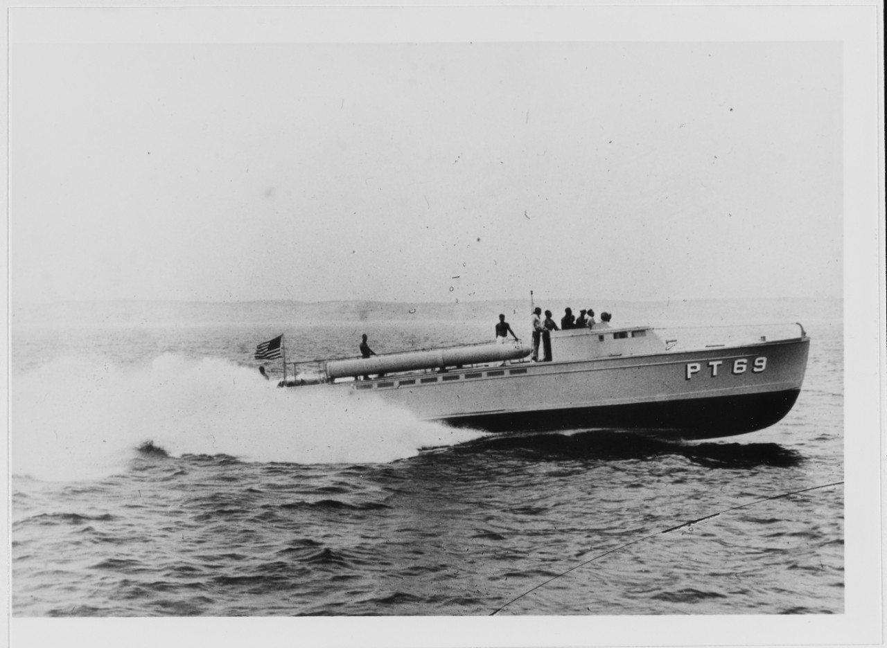 USS PT-69 Underway at high speed, 1941