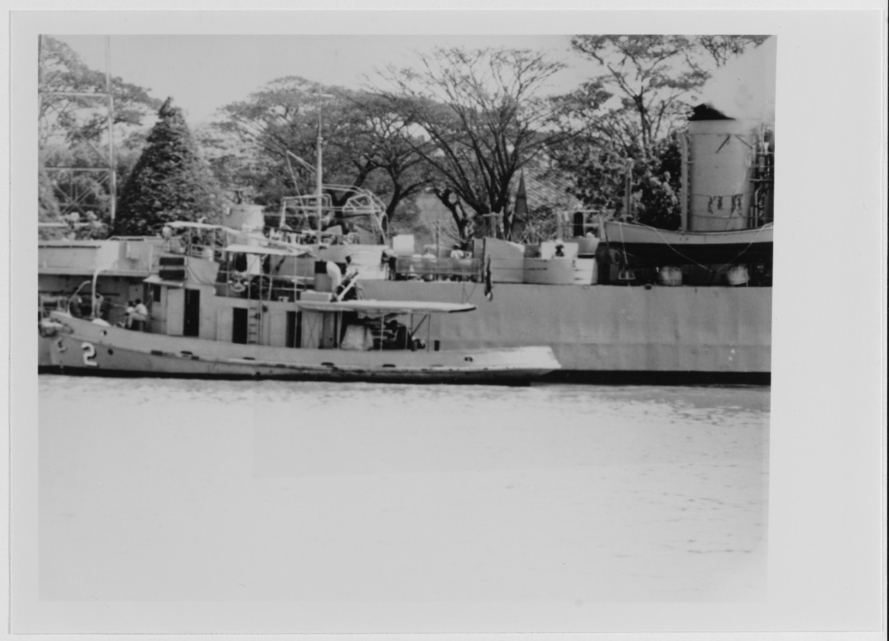 KLUNG BADAN (Thai Small Harbor Tug, 1944--)