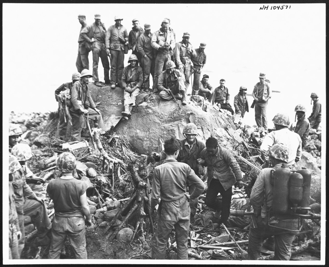 Photo #: NH 104571  Iwo Jima Operation, February-March 1945