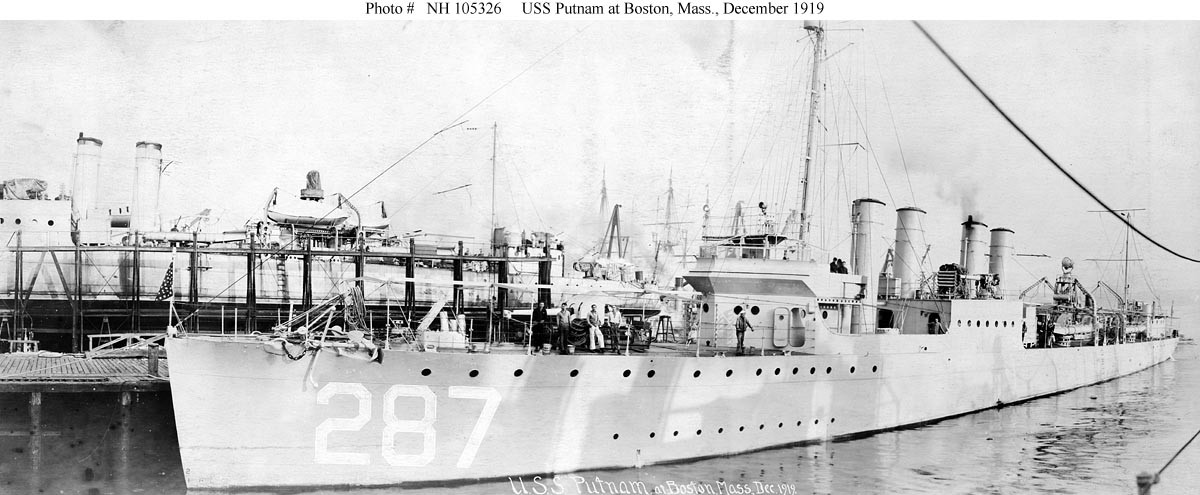 Photo #: NH 105326  USS Putnam