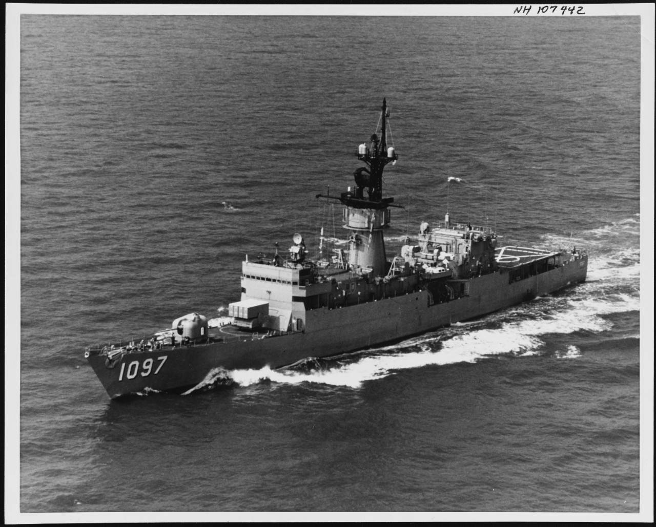 Photo #: NH 107442  USS Moinester