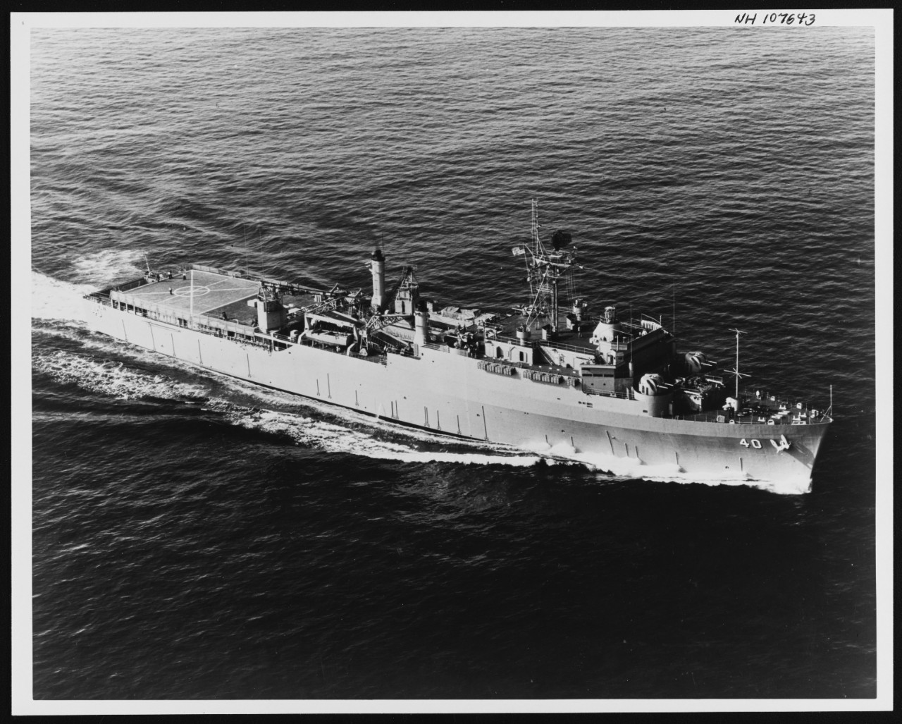 Photo #: NH 107643  USS Fort Fisher