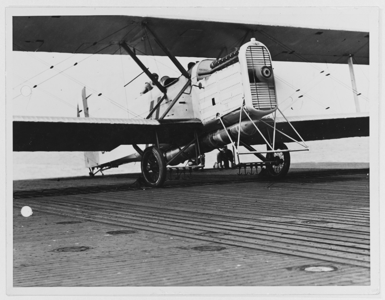 DT Plane with tanks in place of torpedo 10N US Carrier