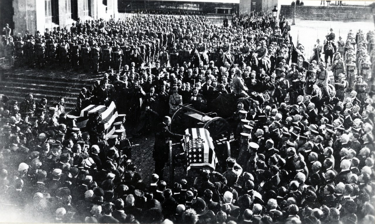 <p>U.S. Marines' photograph of Unknown Soldier transport</p>
