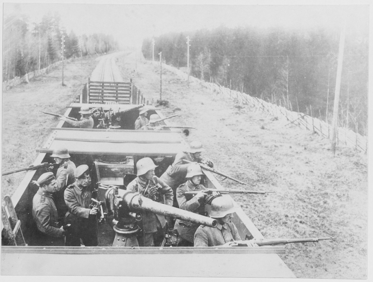 Scene in Finland. A machine gun divisie on a German armored train in action