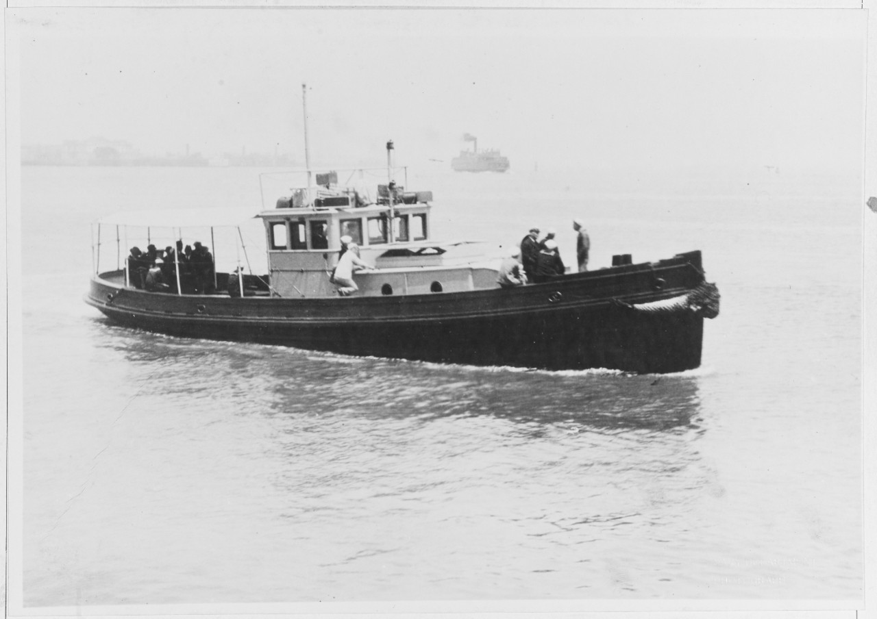 Photo #: NH 41606  U. S. Navy Motor Tug No. 94