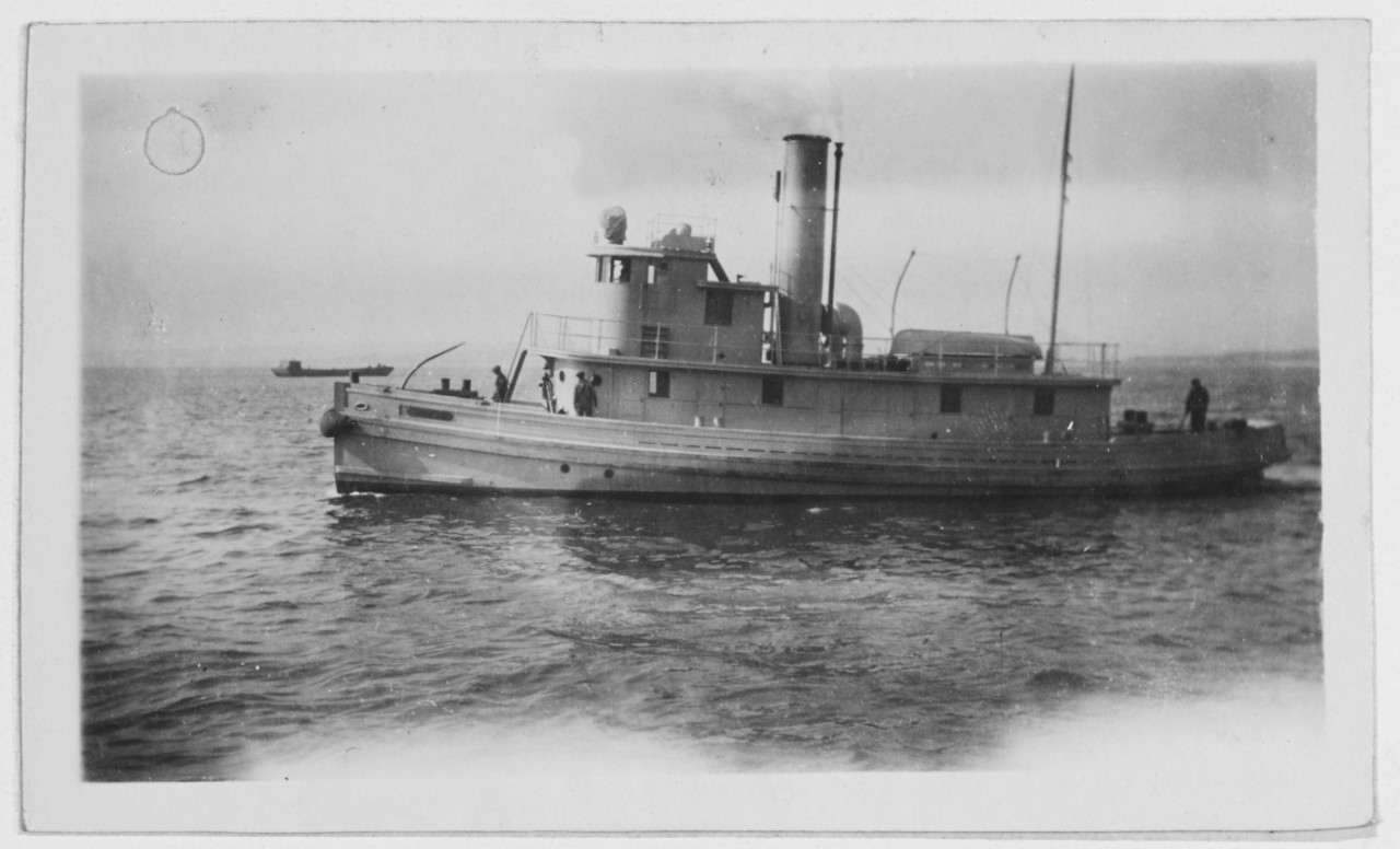 Photo #: NH 41616  U. S. Navy Harbor Tug No. 84