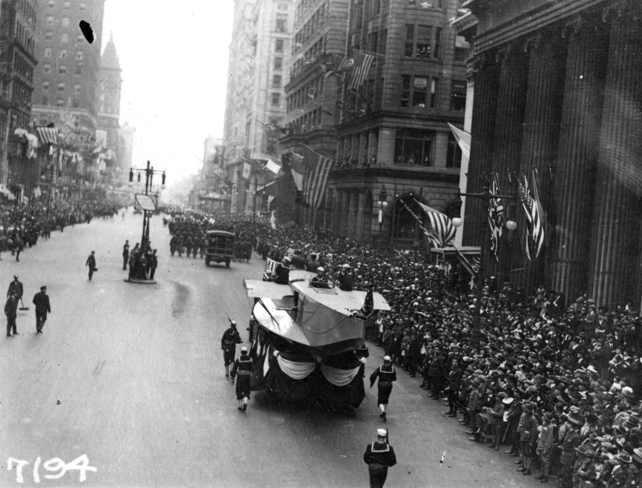 Photo #: NH 41730  Liberty Loan Parade at Philadelphia, Pennsylvania, 28 September 1918