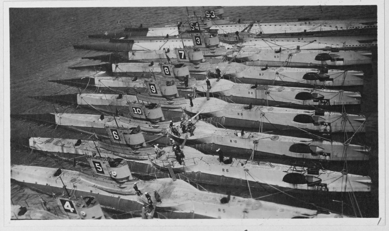 Photo #: NH 41863  Submarines nested together