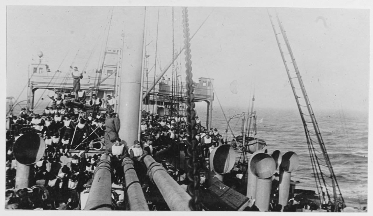 Photo #: NH 41875  USS President Lincoln