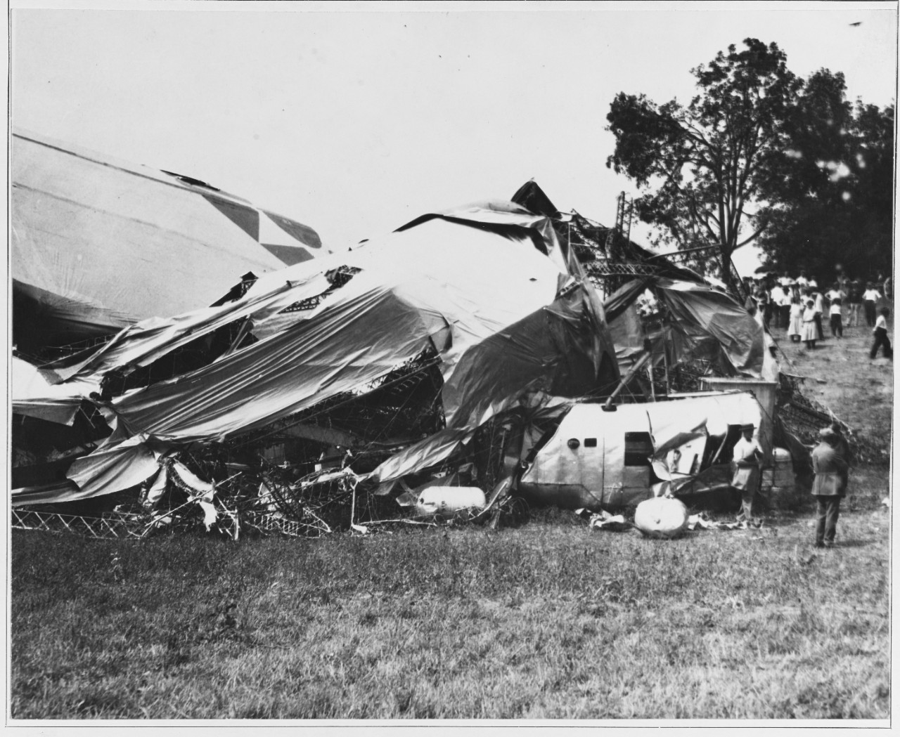 Photo #: NH 42030  Crash of USS Shenandoah (ZR-1), 3 September 1925