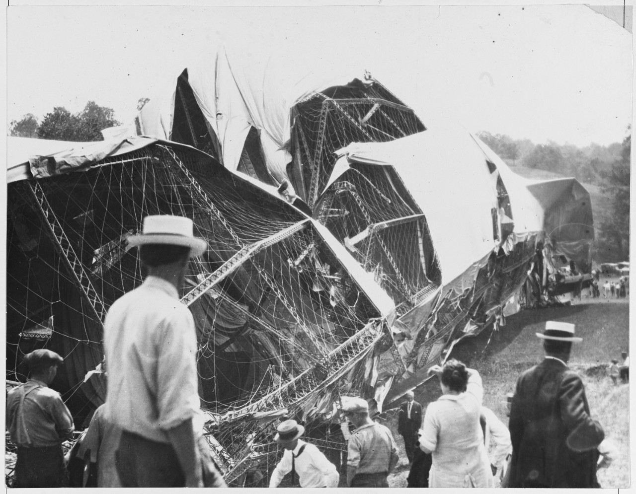 Photo #: NH 42031  Crash of USS Shenandoah (ZR-1), 3 September 1925