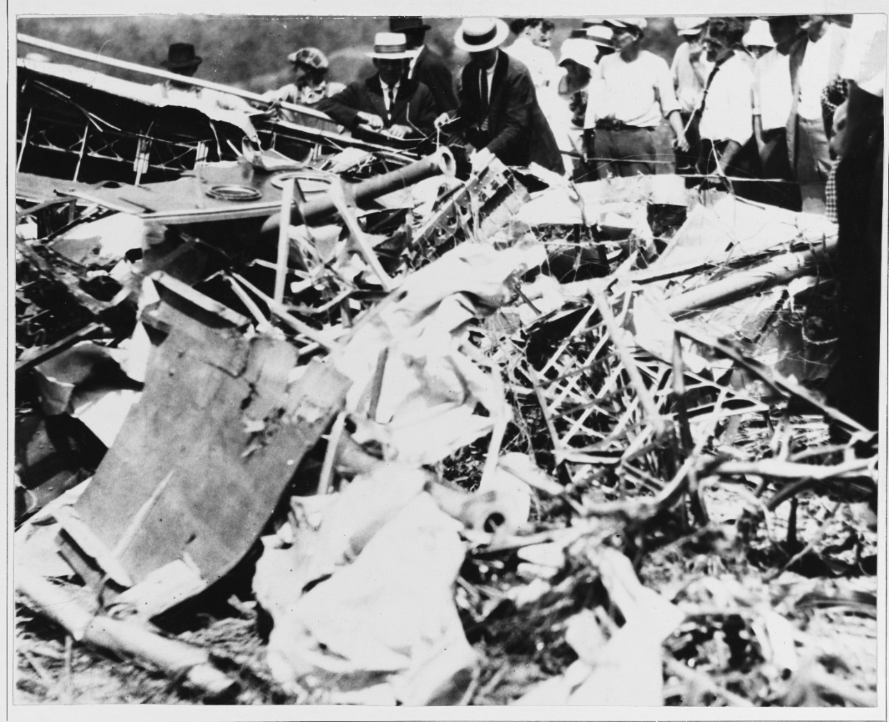 Photo #: NH 42034  Crash of USS Shenandoah (ZR-1), 3 September 1925