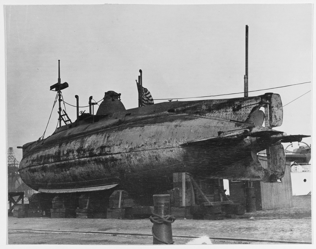 Photo #: NH 42622  USS Plunger